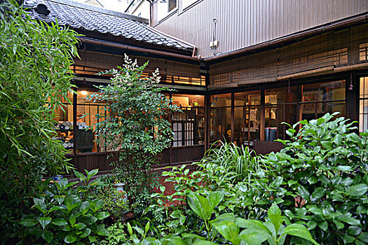 中國石油建成首個秸稈制生物天然氣中試基地